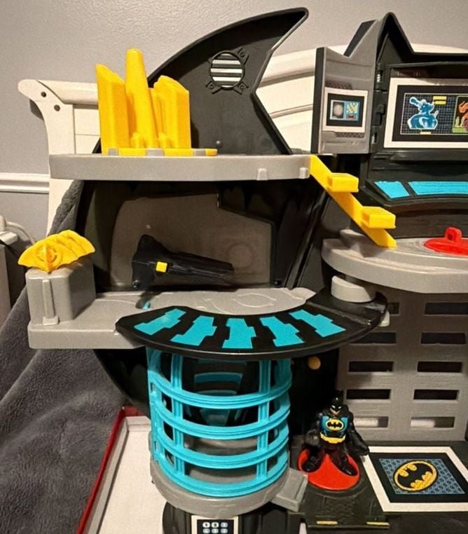 Fisher-Price Imaginext DC Super Friends Batcave Playset 2013 Complete set 5