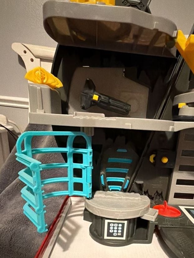Fisher-Price Imaginext DC Super Friends Batcave Playset 2013 Complete set 8