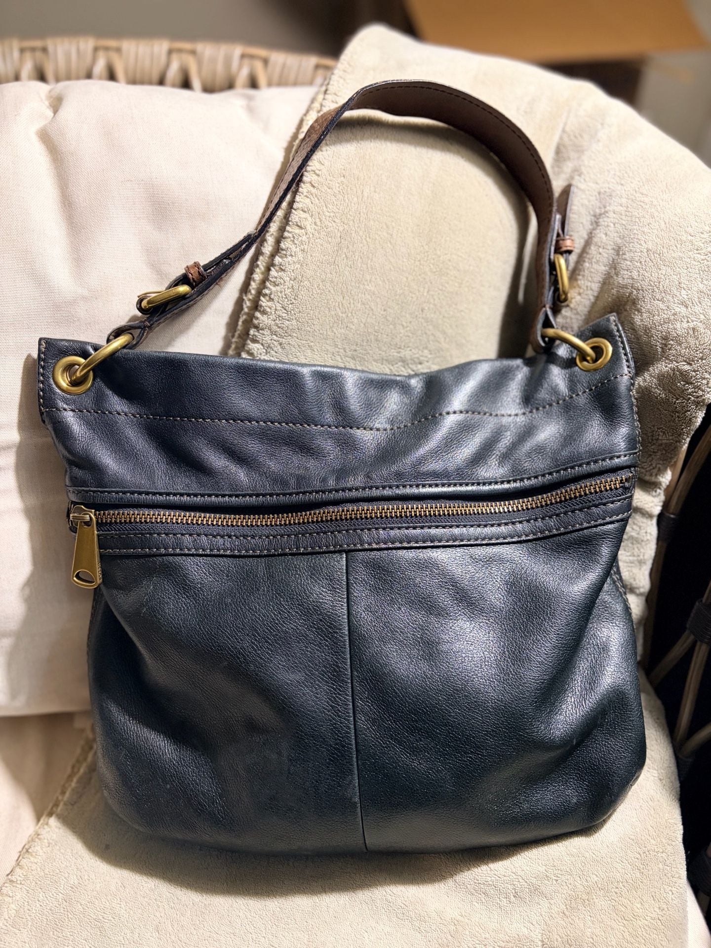 Fossil Explorer Black Leather Hobo Shoulder Bag Brass Hardware 3