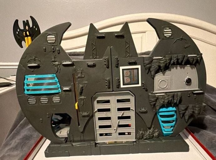 Fisher-Price Imaginext DC Super Friends Batcave Playset 2013 Complete set 12