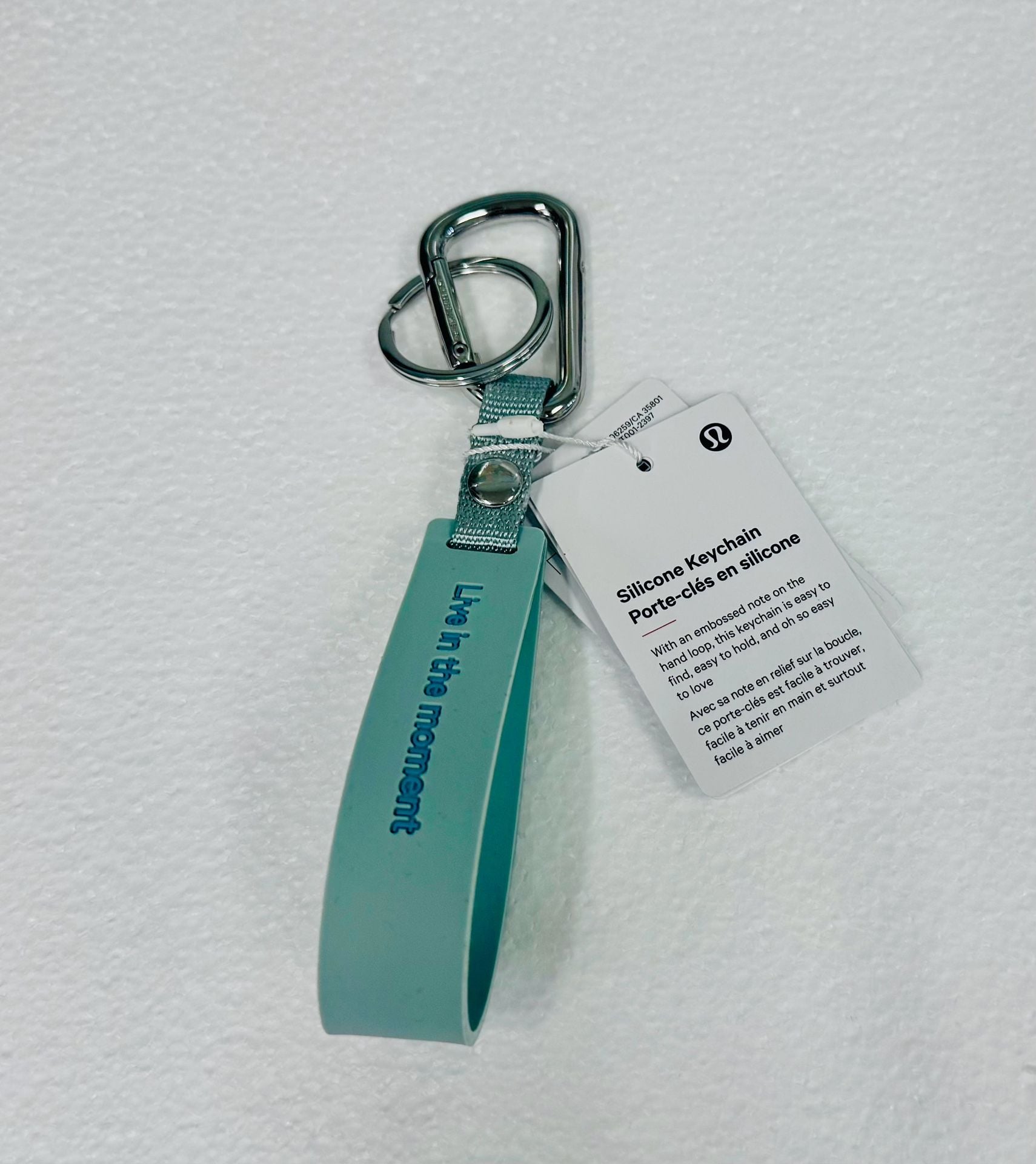 NEW Lululemon Live in the moment Silicone Keychain Starch Blue Sonic Teal 2