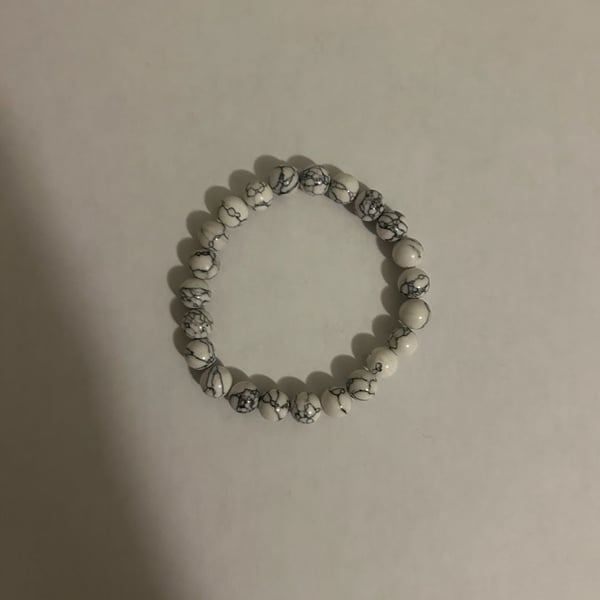 Natural Stone White Howlite Beaded Stretch Bracelet White Black