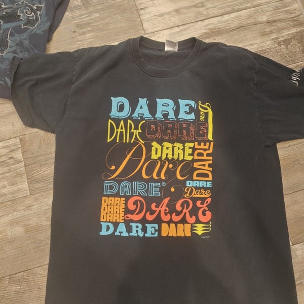 Vintage 1980's KEEP KIDS OFF DRUGS DARE T-Shirt Mens S-FRUIT OF THE LOOM T429