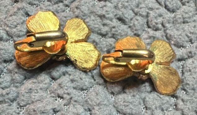 Vintage Pink Enamel Flower Clip-On Earrings Gold Tone 2