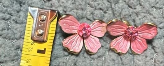 Vintage Pink Enamel Flower Clip-On Earrings Gold Tone 3