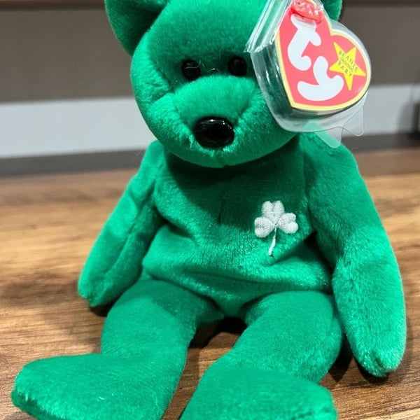 Ty Beanie Baby Erin The Bear Green Shamrock Plush Toy with Tag