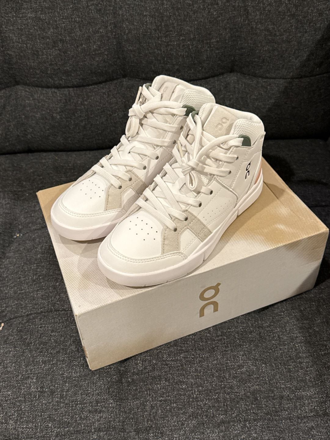 5.5W - On The Roger Clubhouse Mid White Rose Sneakers 2