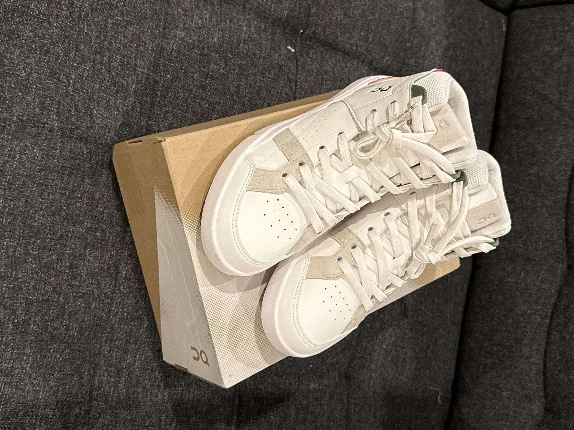 5.5W - On The Roger Clubhouse Mid White Rose Sneakers 6