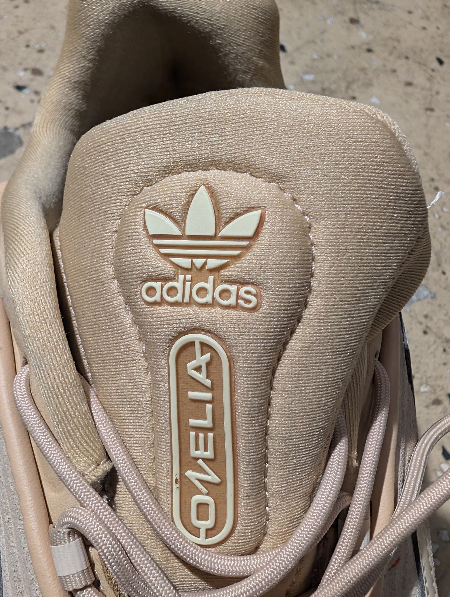 Adidas Ozelia Size 10.5 Beige Casual Sneakers 3