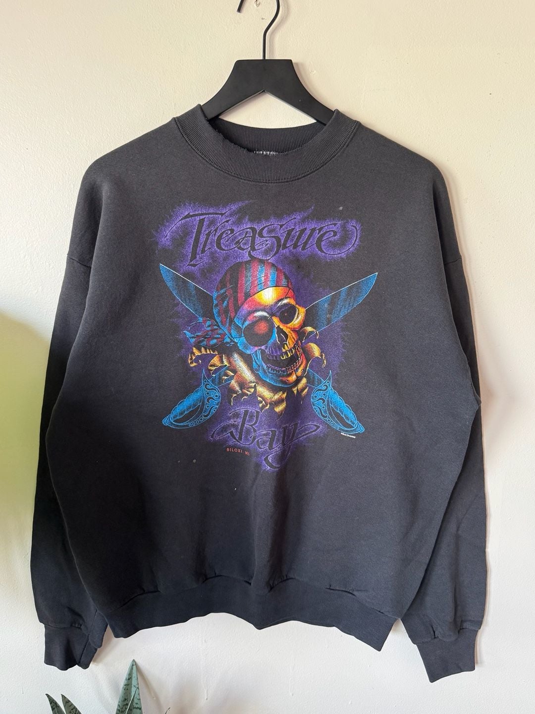 Fruit of the Loom Treasure Bay Biloxi MS Pirate Skull Sweatshirt XL Black 2