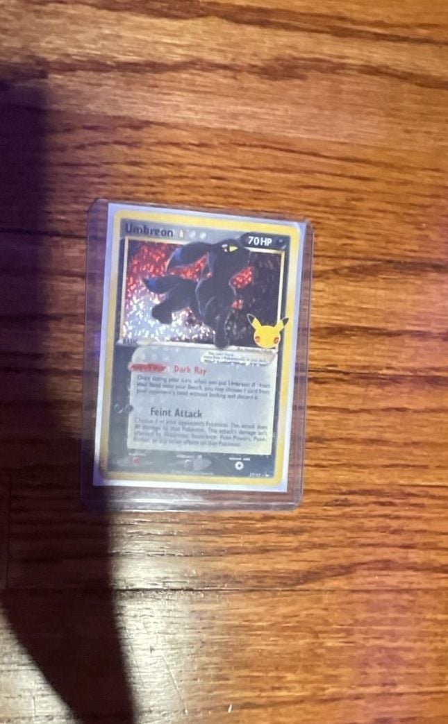 Pokemon Umbreon Gold Star Celebrations 17/17 Holo Trading Card 1