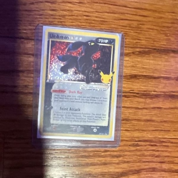 Pokemon Umbreon Gold Star Celebrations 17/17 Holo Trading Card