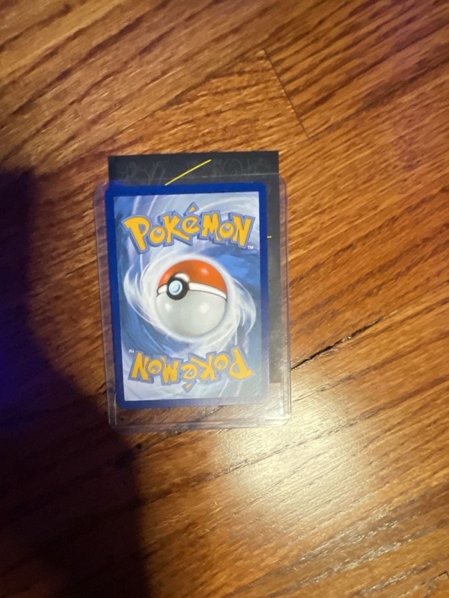 Pokemon Umbreon Gold Star Celebrations 17/17 Holo Trading Card 2