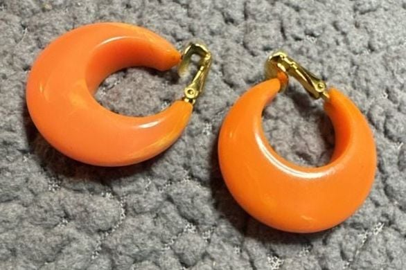 Vintage Orange Bakelite Chunky Hoop Clip On Earrings 3