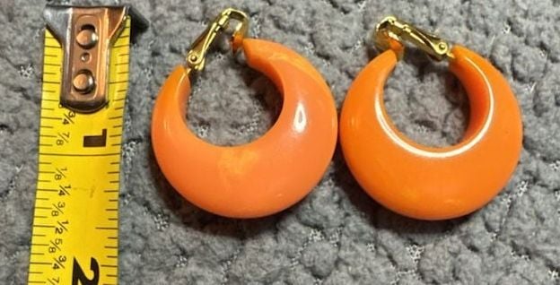 Vintage Orange Bakelite Chunky Hoop Clip On Earrings 4