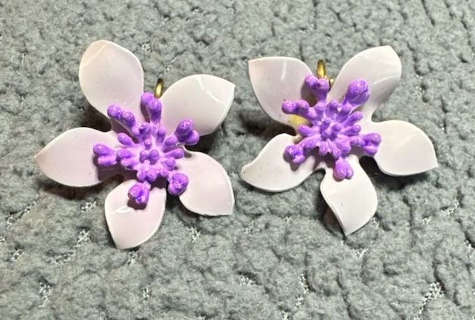 Vintage Enamel Purple Flower Clip-On Earrings Retro Floral 2
