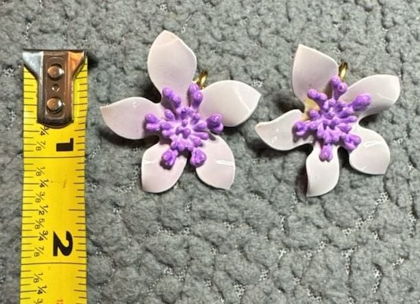 Vintage Enamel Purple Flower Clip-On Earrings Retro Floral 3