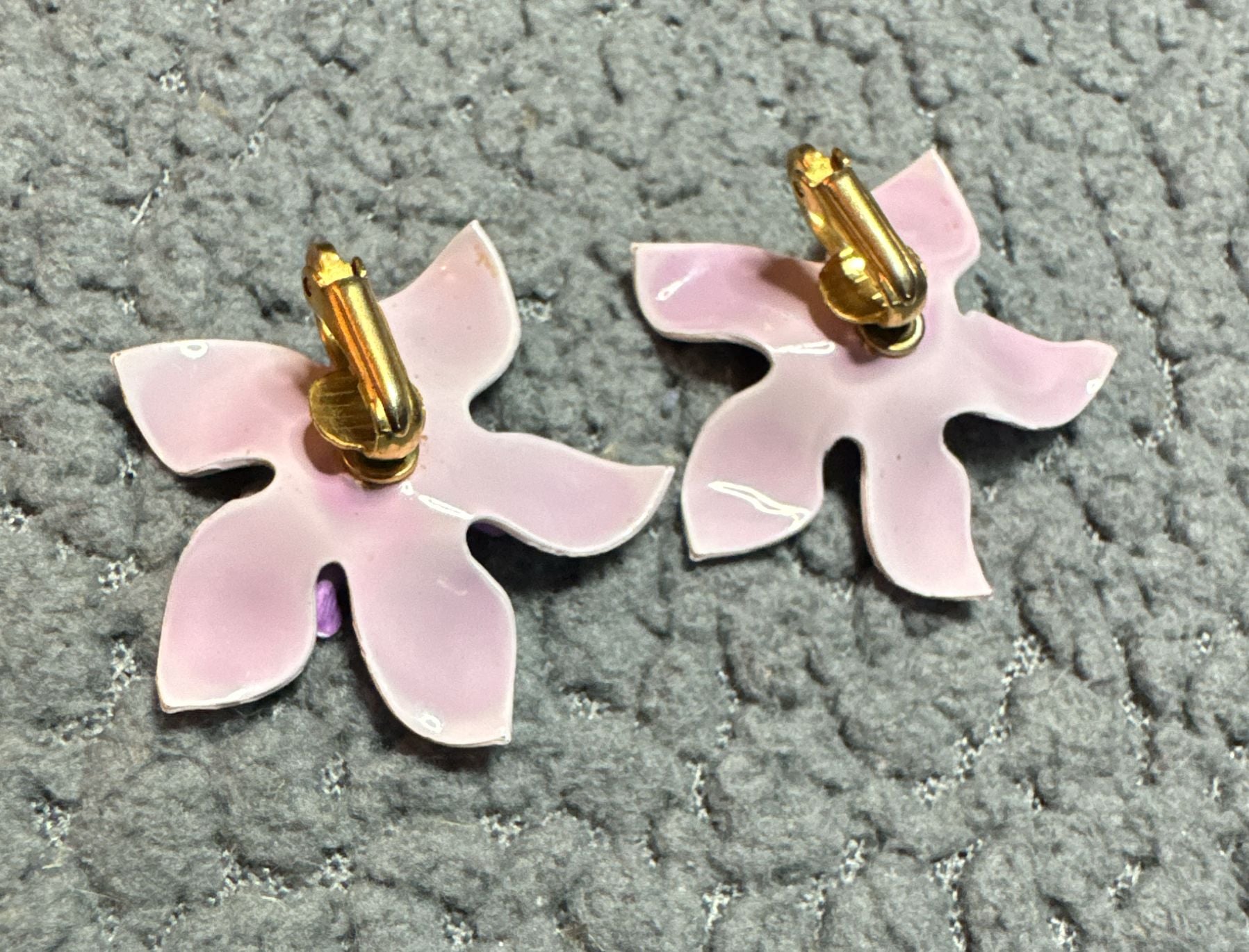 Vintage Enamel Purple Flower Clip-On Earrings Retro Floral 4