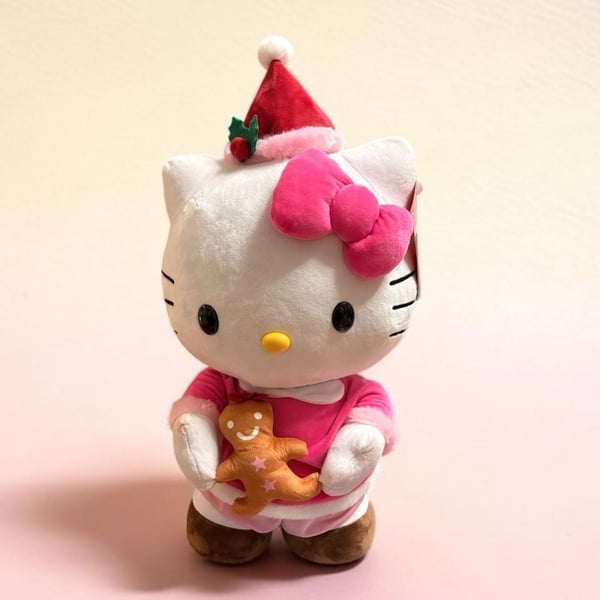 NWT - Hello Kitty holding Gingerbread Cookie