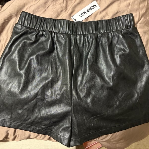 NWT Steve Madden Vegan Leather Shorts Size L Black Pull-On Elastic Waist