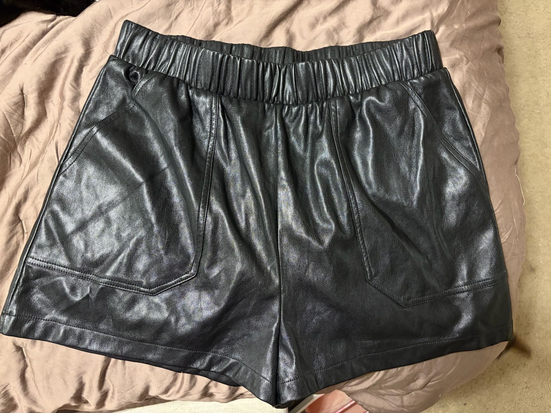 NWT Steve Madden Vegan Leather Shorts Size L Black Pull-On Elastic Waist 8