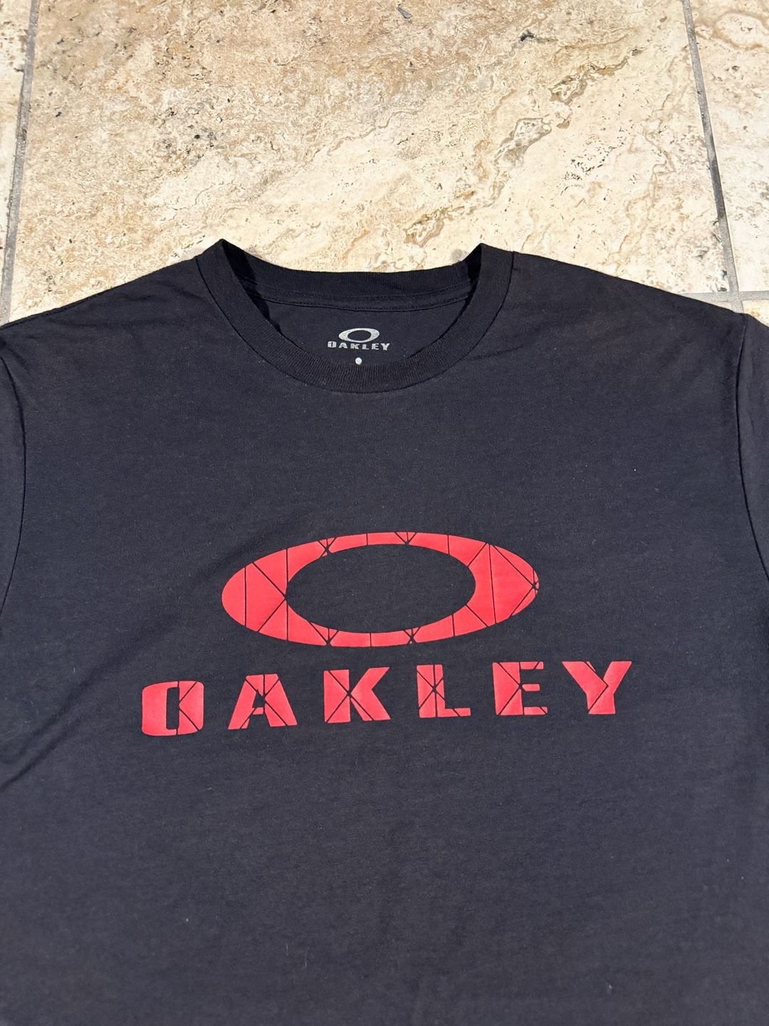 Oakley Machined T-Shirt Size L Black Red Graphic Logo 3
