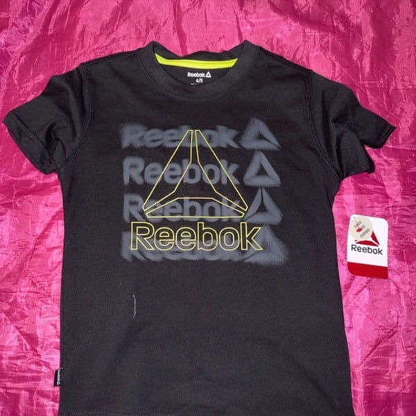 Reebok Graphic T-Shirt Size 4/5 Black