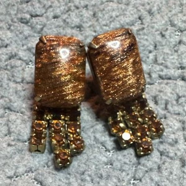 Vintage Gold Tone Brown Rhinestone Screw Back Earrings