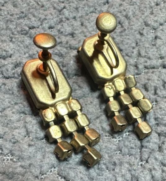 Vintage Gold Tone Brown Rhinestone Screw Back Earrings 3