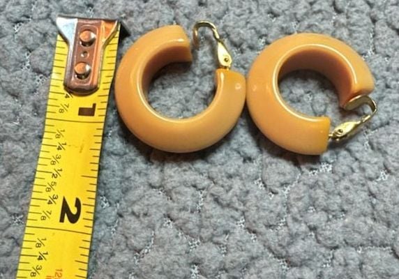 Vintage Butterscotch Bakelite Chunky Hoop Clip Earrings 4