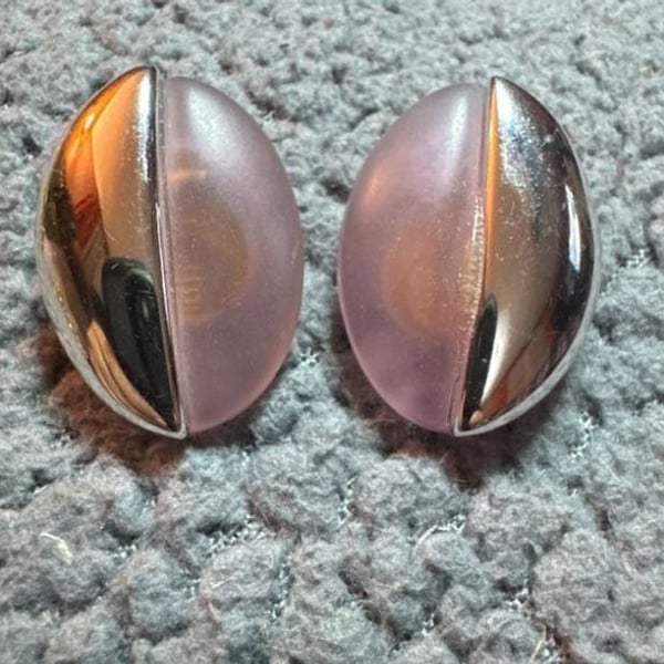 Vintage Pink Resin Silver Tone Oval Clip On Earrings