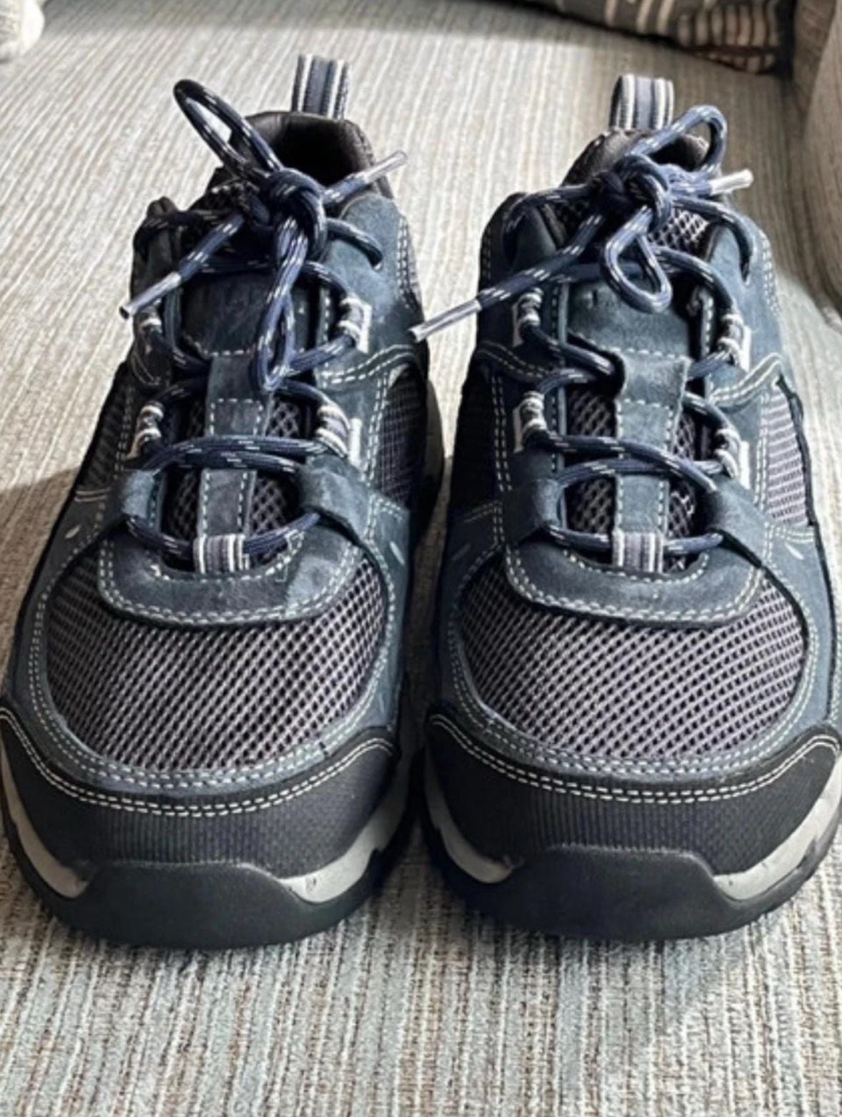 LL Bean Mens Trail Blue Low Top Hiking Shoes Sz 9
Men 2