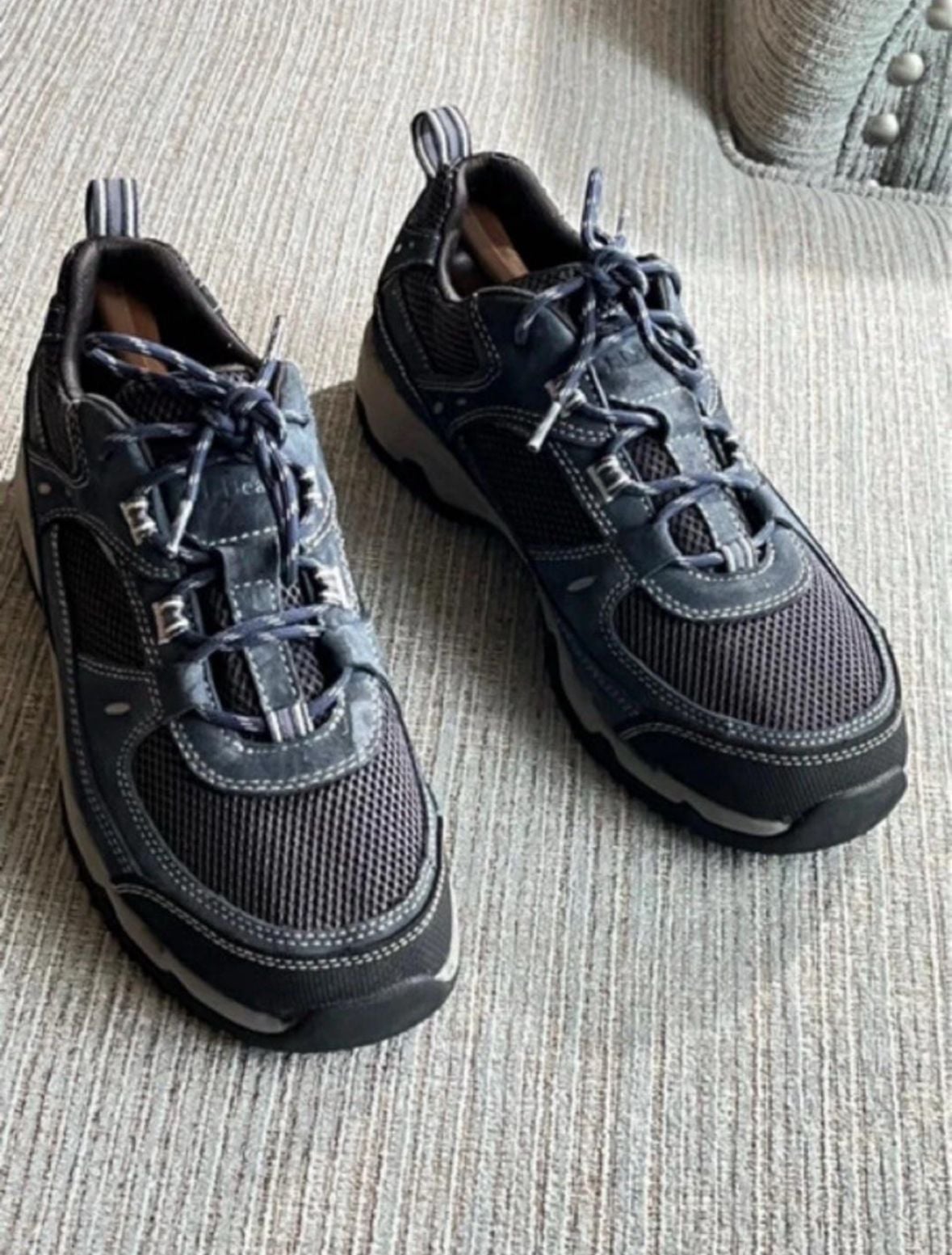 LL Bean Mens Trail Blue Low Top Hiking Shoes Sz 9
Men 3