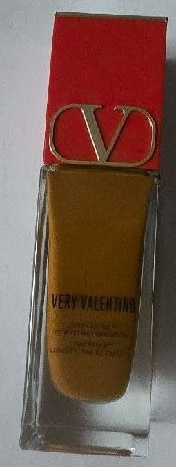Valentino Very Valentino Foundation 0.84 oz. New 1