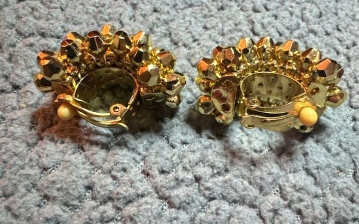 Vintage Gold Tone Faceted Bead Cluster Clip On Earrings 3