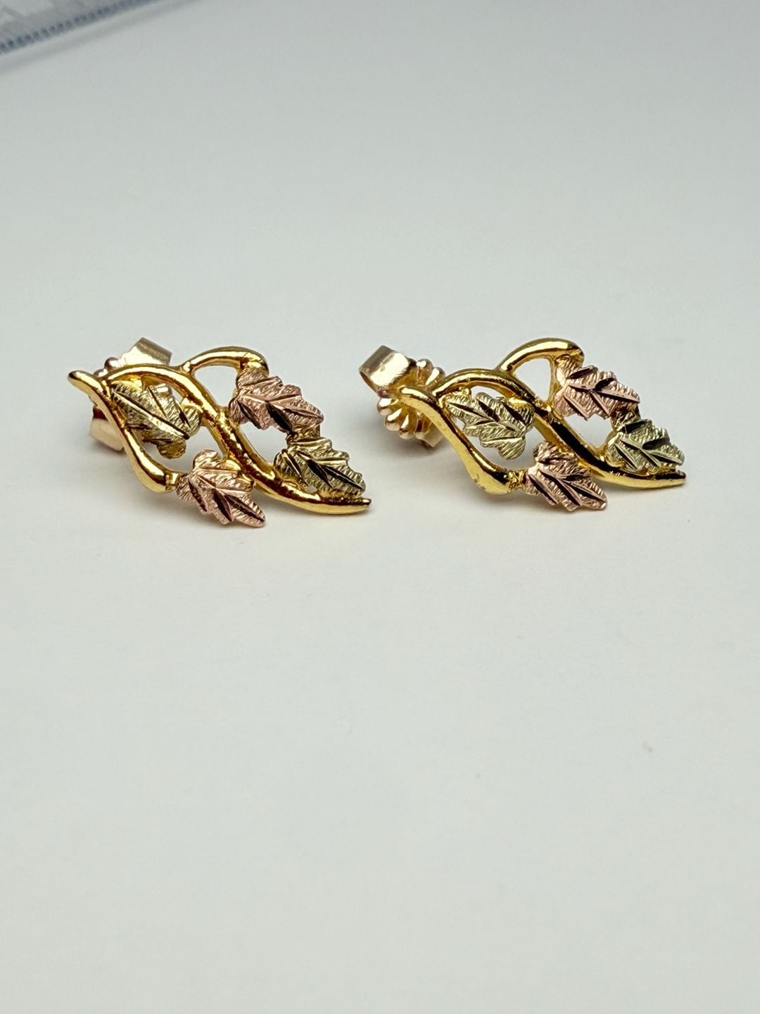 Black Hills Gold Pierced Earrings Landstroms 10k 2