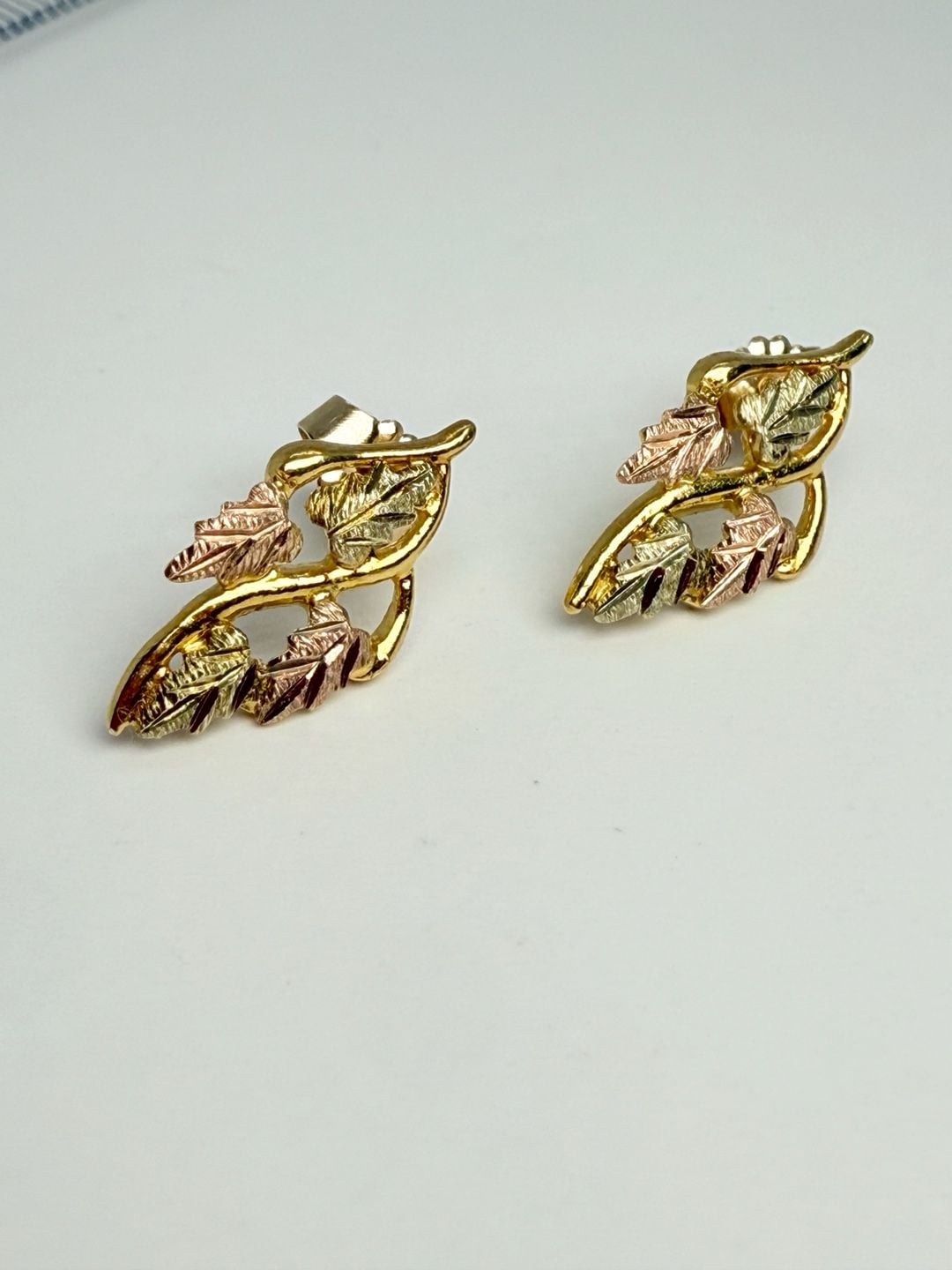 Black Hills Gold Pierced Earrings Landstroms 10k 3