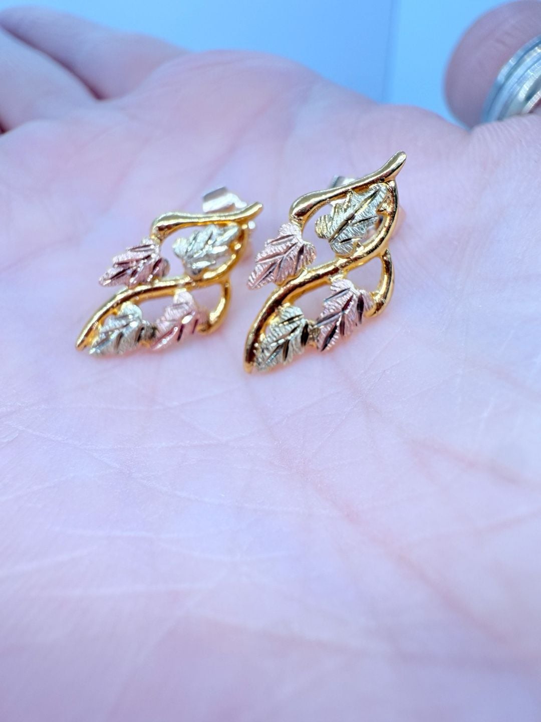 Black Hills Gold Pierced Earrings Landstroms 10k 10