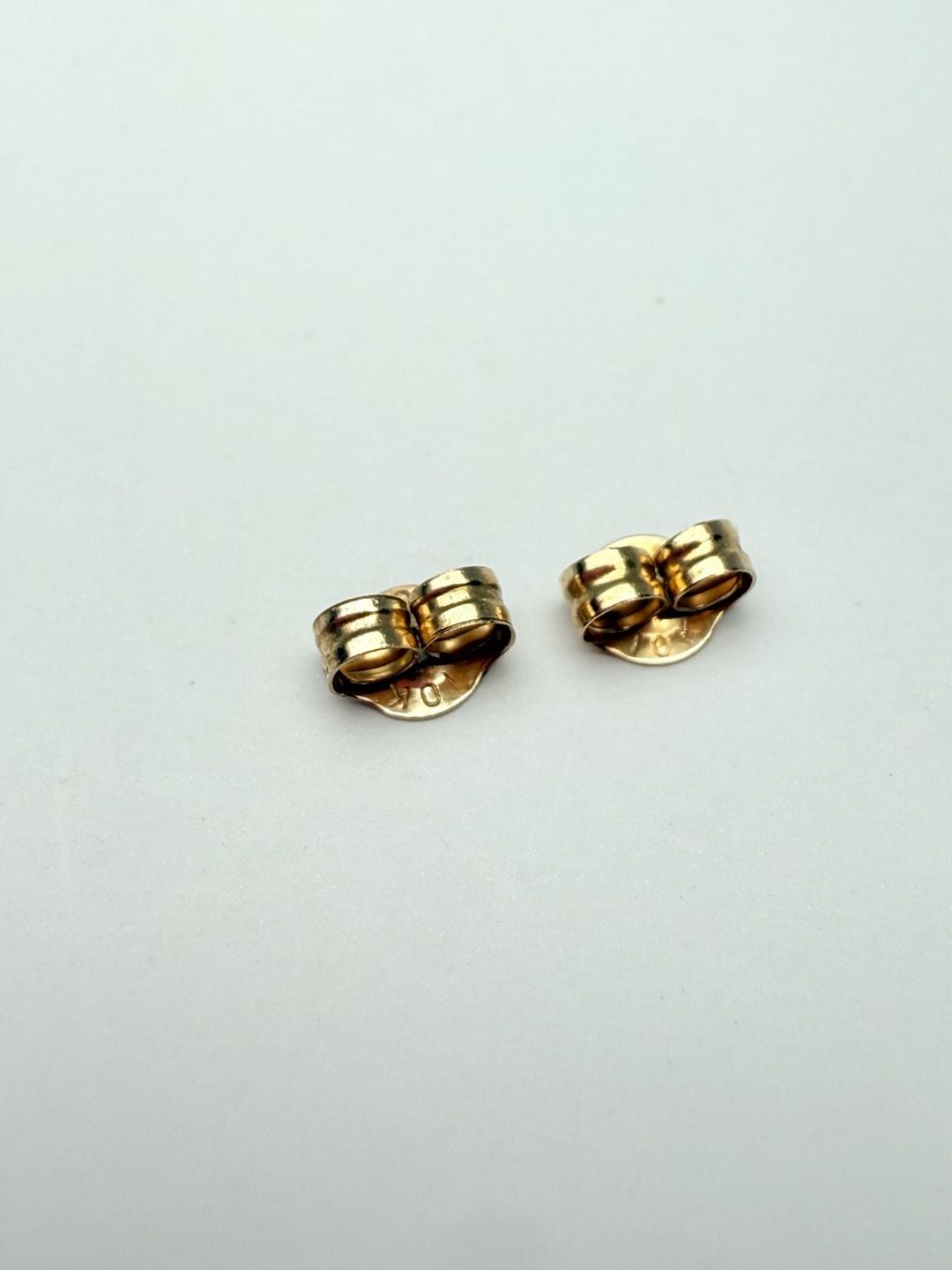 10K Yellow Gold Stud Earrings 4mm Round 5