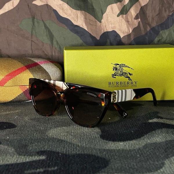 Burberry Sunglasses Size 50-20-140 Tortoiseshell Nova Check Cat Eye