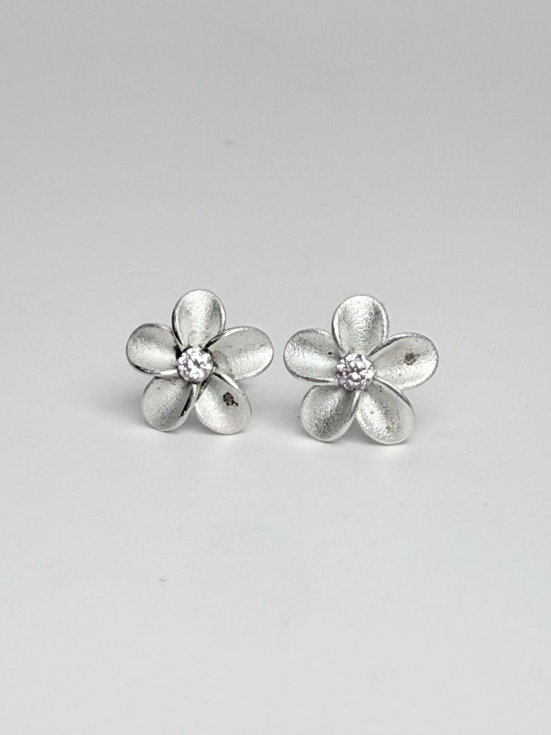 2W 925 Sterling Silver Plumeria Flower CZ Stud Earrings 2