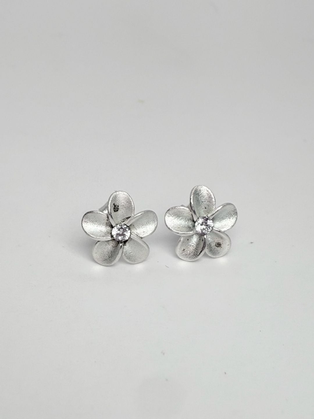 2W 925 Sterling Silver Plumeria Flower CZ Stud Earrings 9
