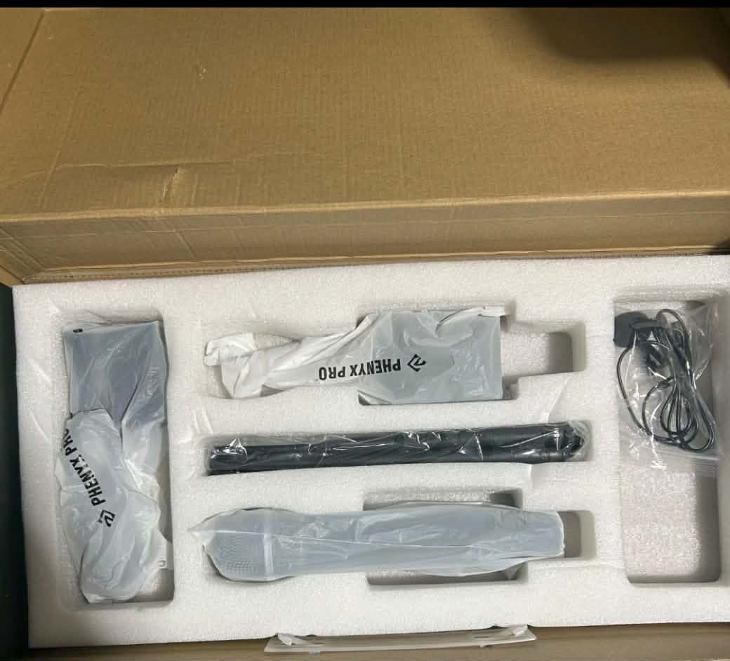 PTU-2U-1H1B True Diversity Wireless Microphone System 4