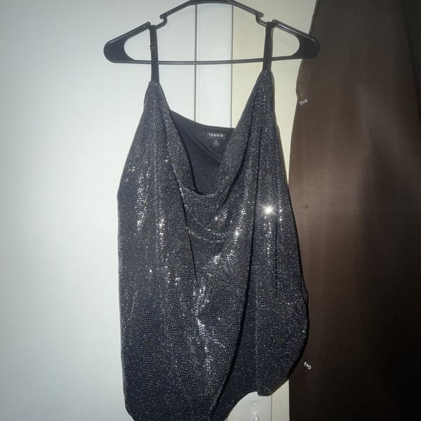 Torrid Sequined Cowl Neck Cami Size 6 Black Silver