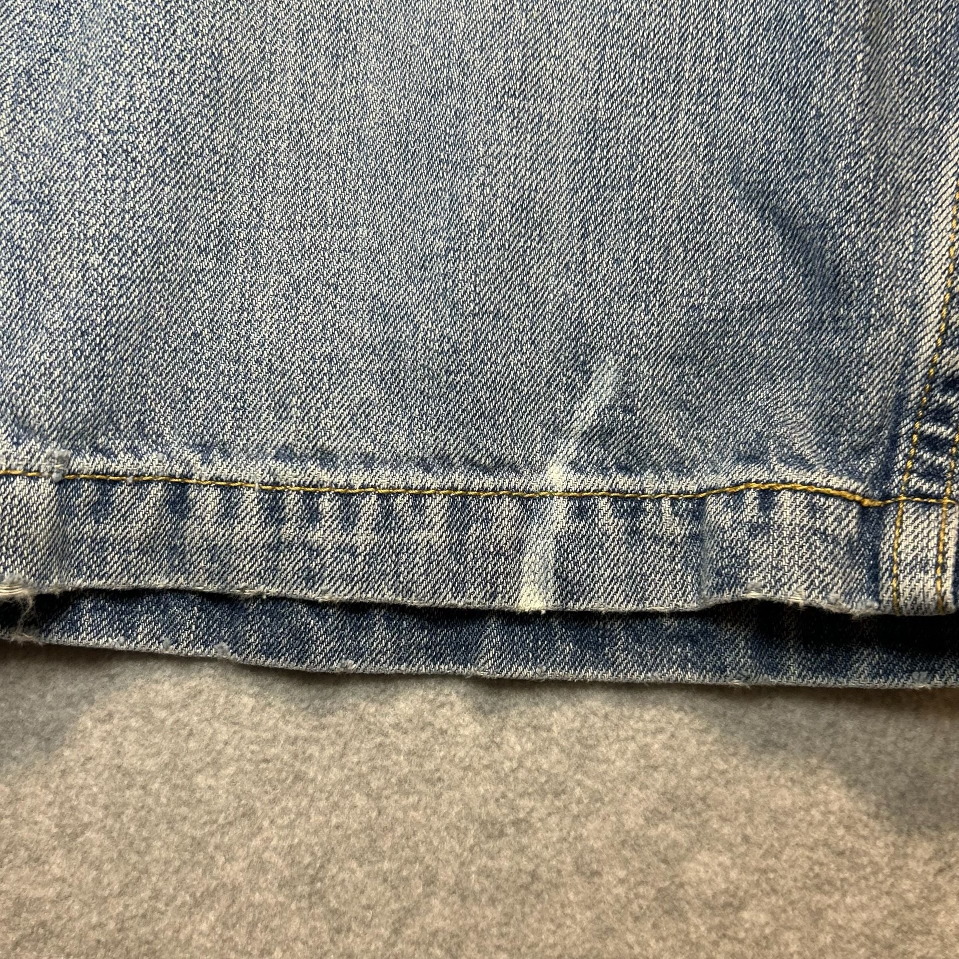 Vintage Levi's Men’s Light Wash Denim Carpenter Jorts Size W30 4