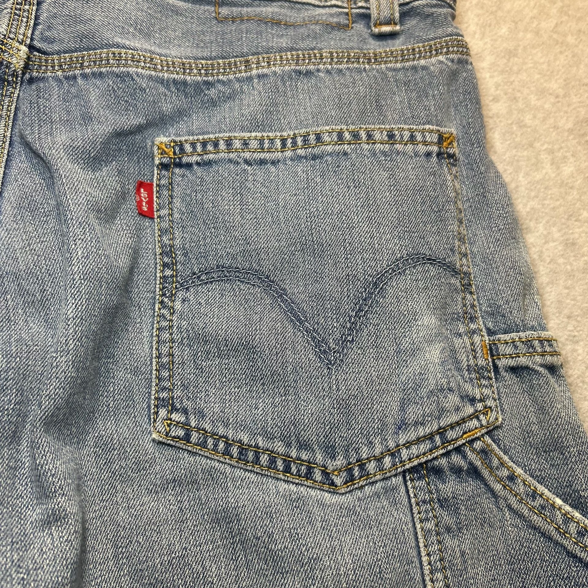 Vintage Levi's Men’s Light Wash Denim Carpenter Jorts Size W30 6