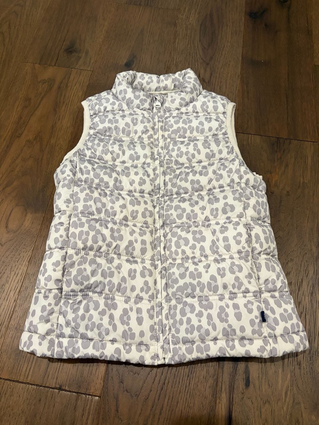 Gap Kids ColdControl Puffer Vest Size M 8-9 White Gray Leopard 2