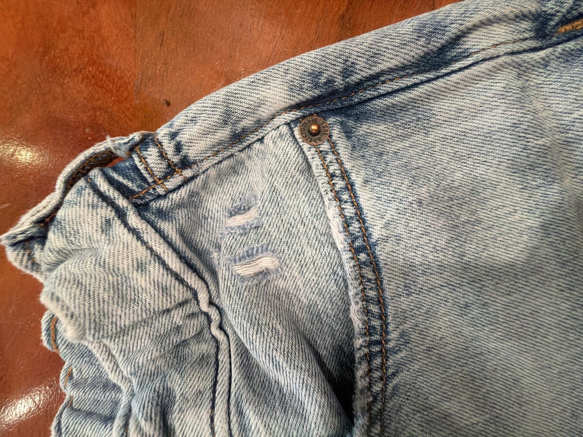 abercrombie kids Loose Jean Size 15/16 Regular Light Wash Denim 4