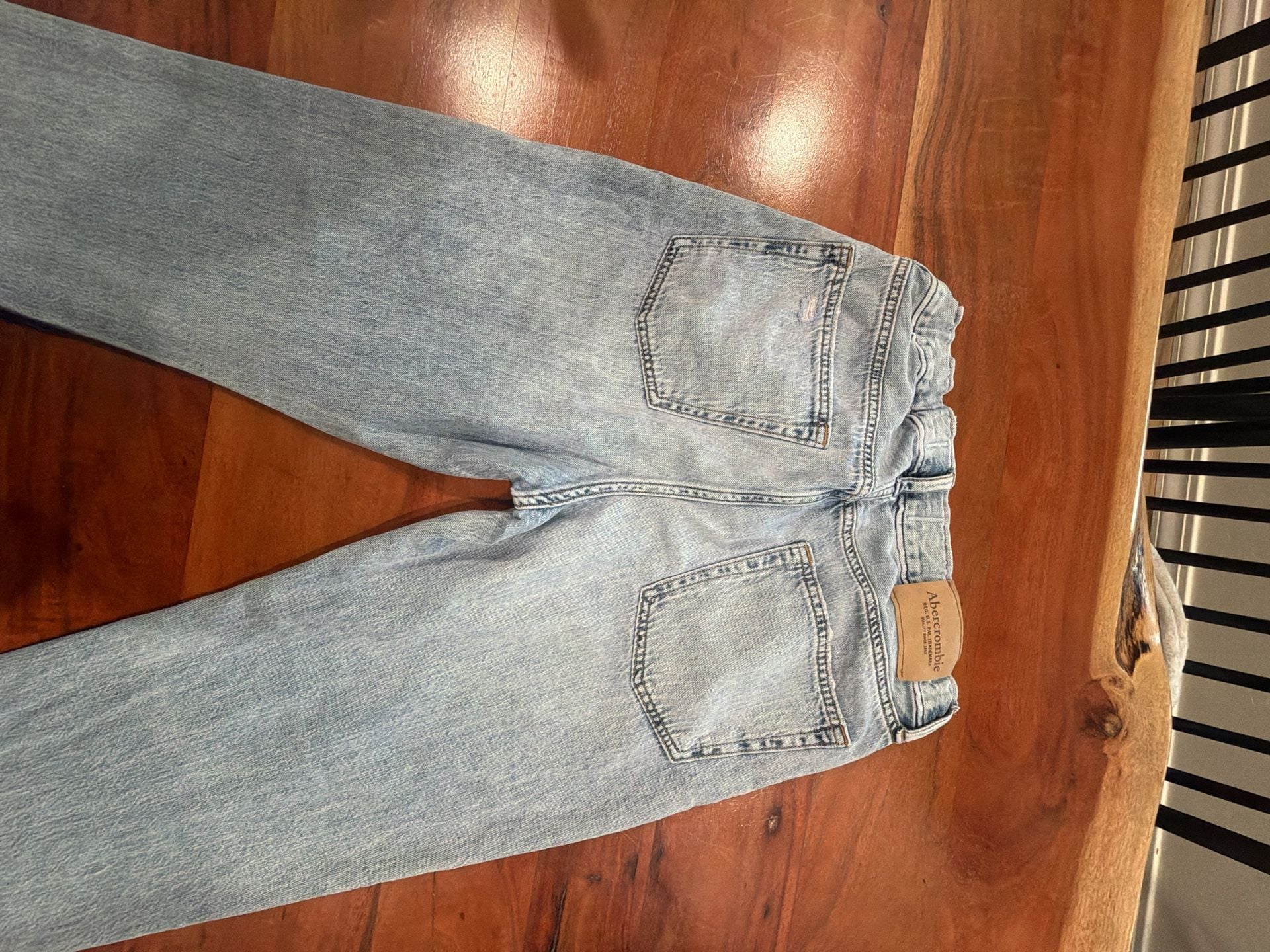 abercrombie kids Loose Jean Size 15/16 Regular Light Wash Denim 8