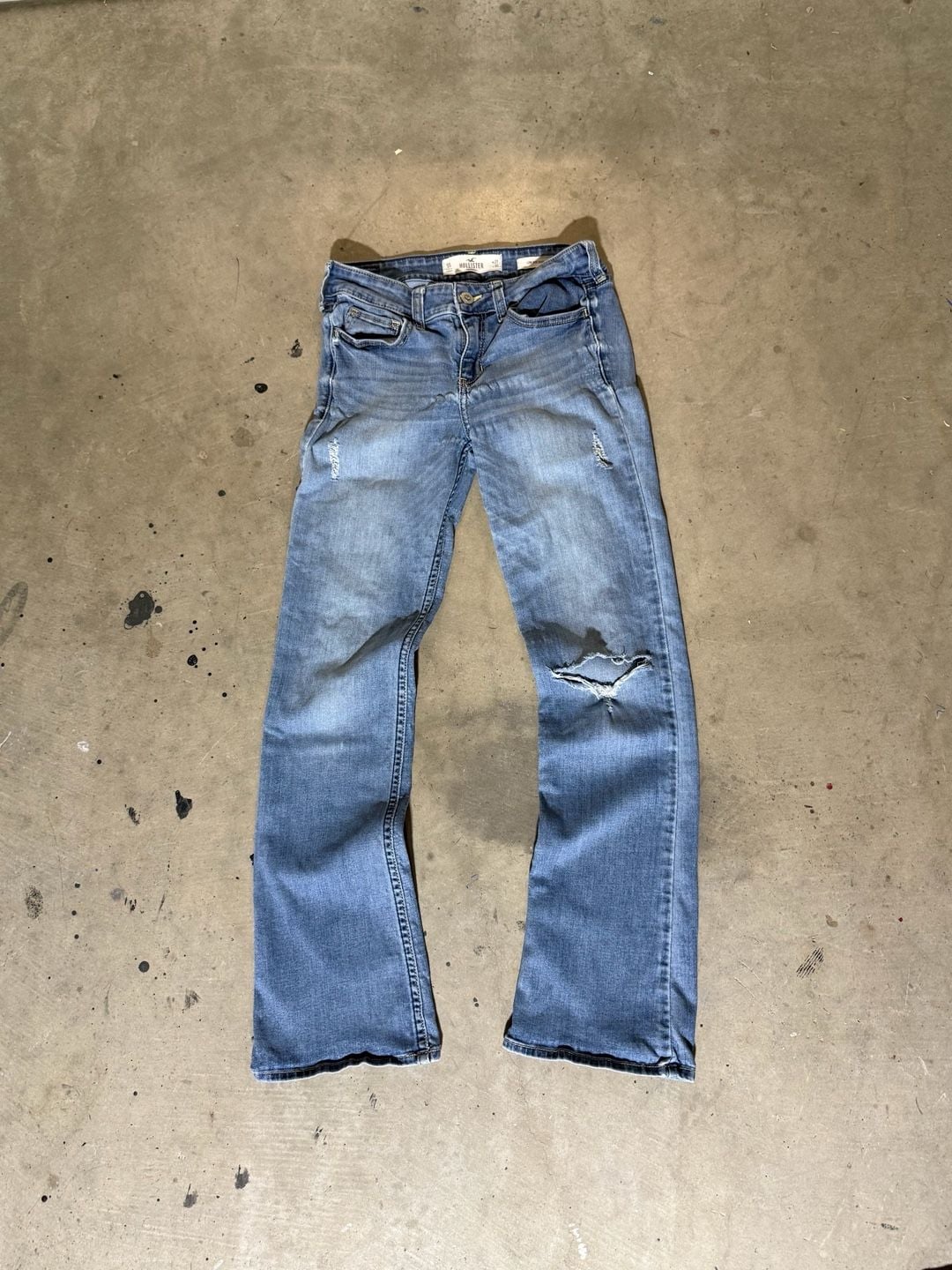 Hollister Low Rise Boot Jeans Size 5S W27 L30 Light Wash Distressed 2